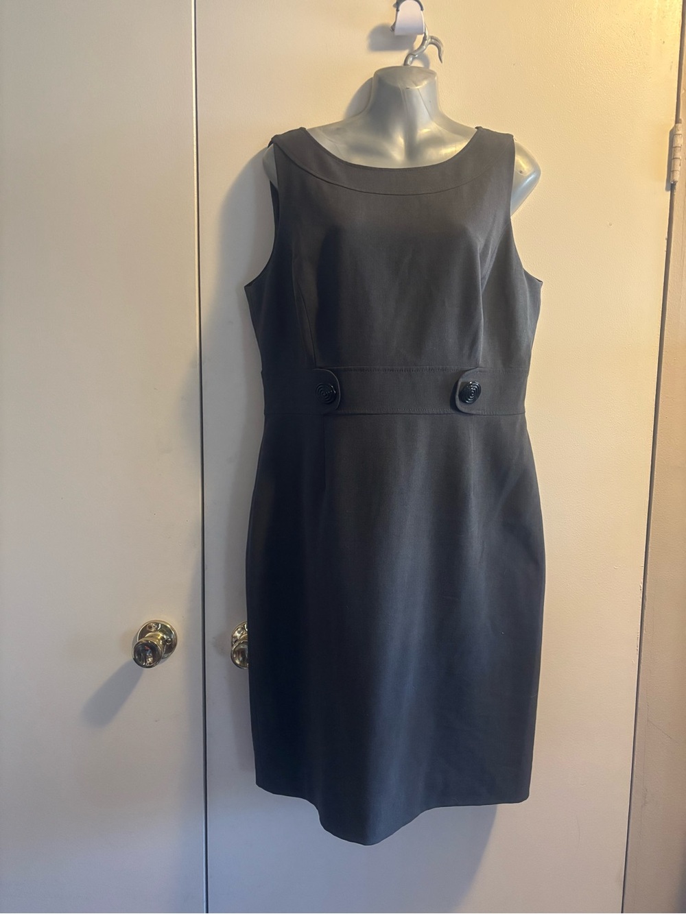 Tahari Sleeveless Gray Midi Sheath Dress